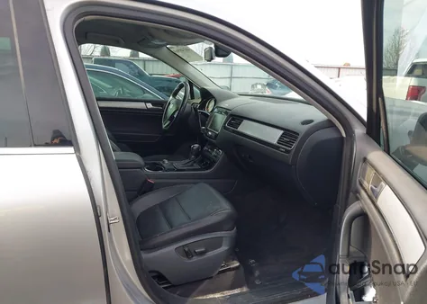 2013 Volkswagen Touareg Vr6 Sport z USA, uszkodzony, nr VIN WVGEF9BP6DD011808